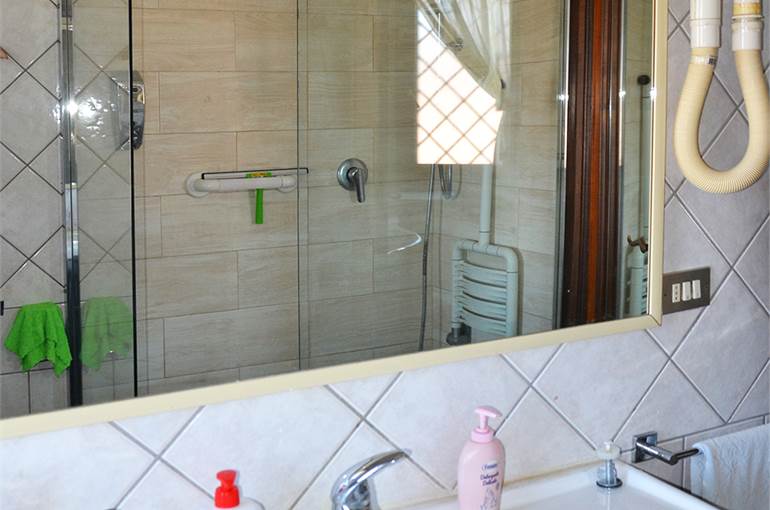 Bagno con doccia