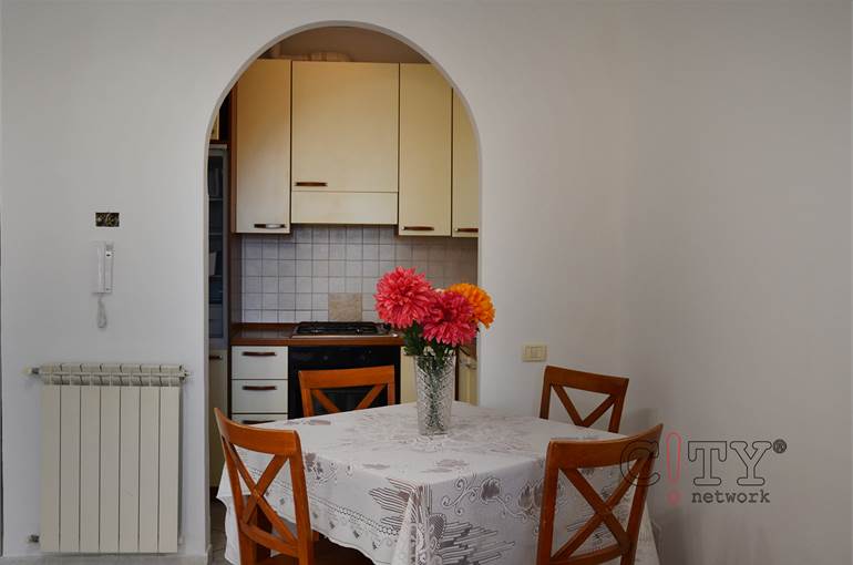 Soggiorno con cucina a vista