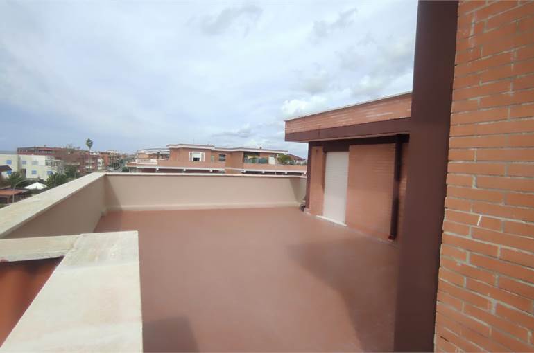 Grande terrazza su tre lati