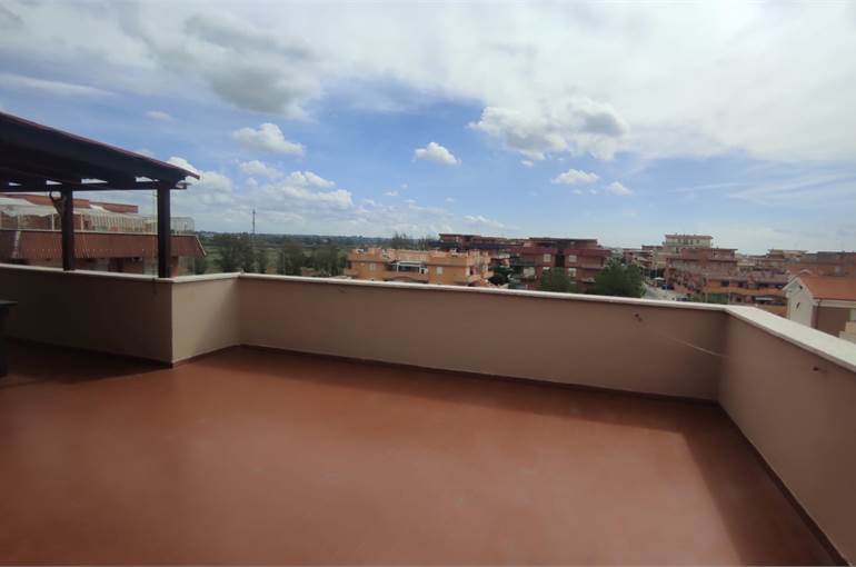 Grande terrazza su tre lati