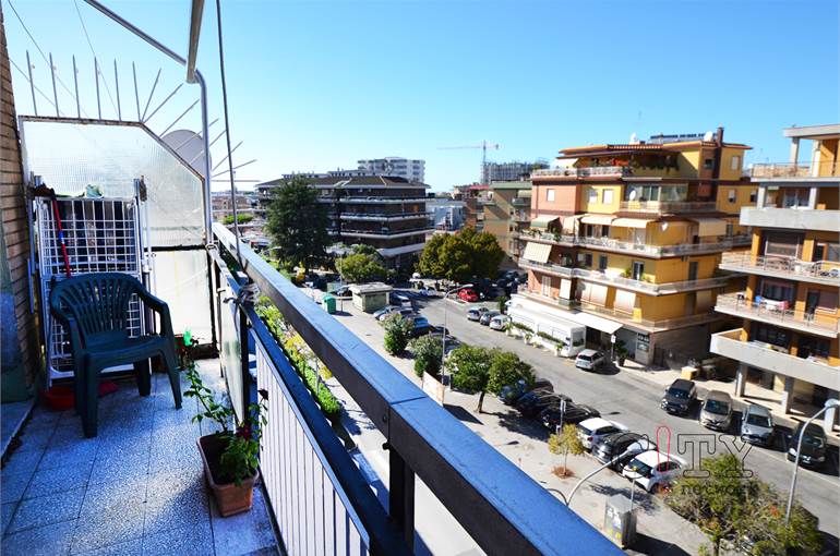 Vista balcone su Piazza Bellini