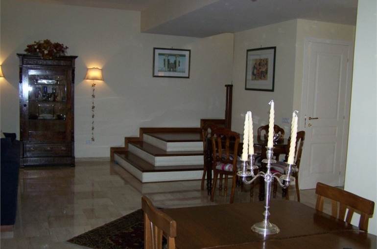 Scala interna che collega tutti i piani