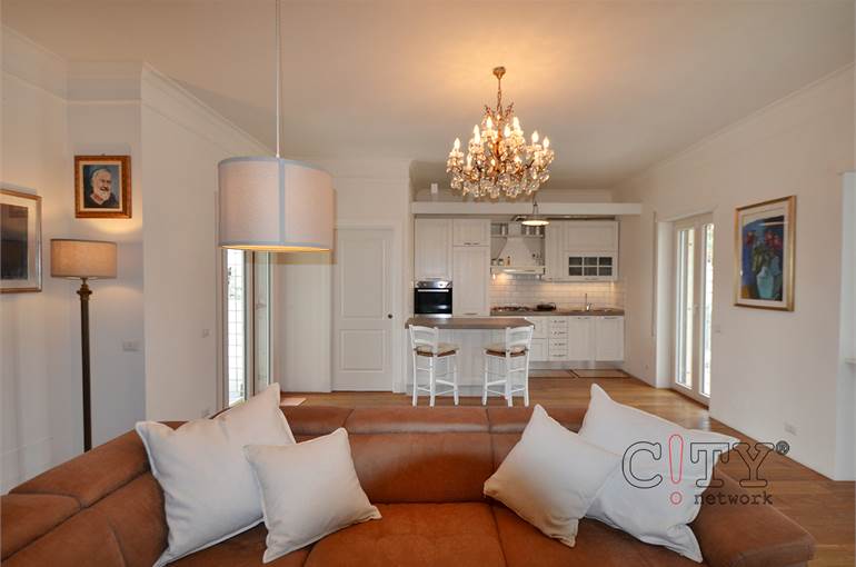 Soggiorno con cucina a vista