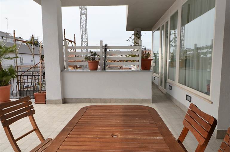 Ampia terrazza coperta