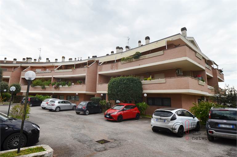 Palazzina in contesto residenziale