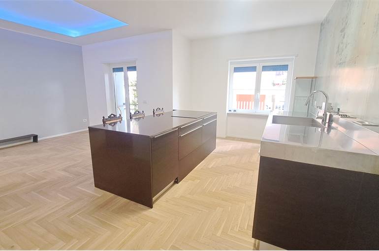 Ampia cucina vivibile a vista 