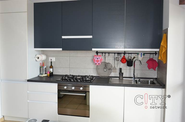 Soggiorno con cucina abitabile a vista 